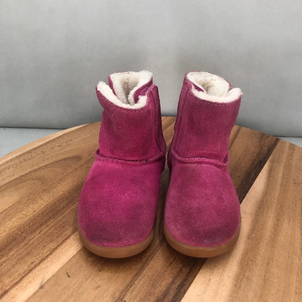 UGG Kids Classic II Sheepskin Pink Boots Girls Size 8 Toddler Little Kids